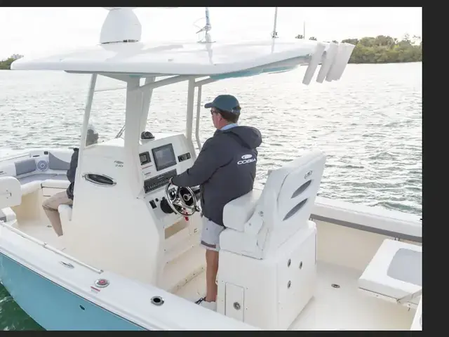 Cobia Boats 240 CC