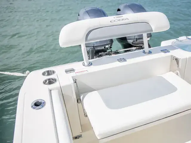 Cobia Boats 240 CC