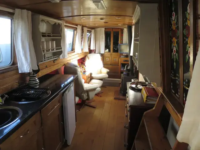 Colecraft Narrowboat