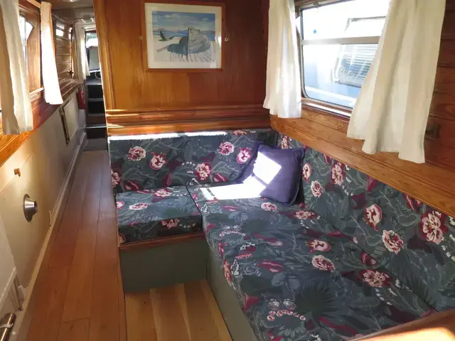 Colecraft Narrowboat