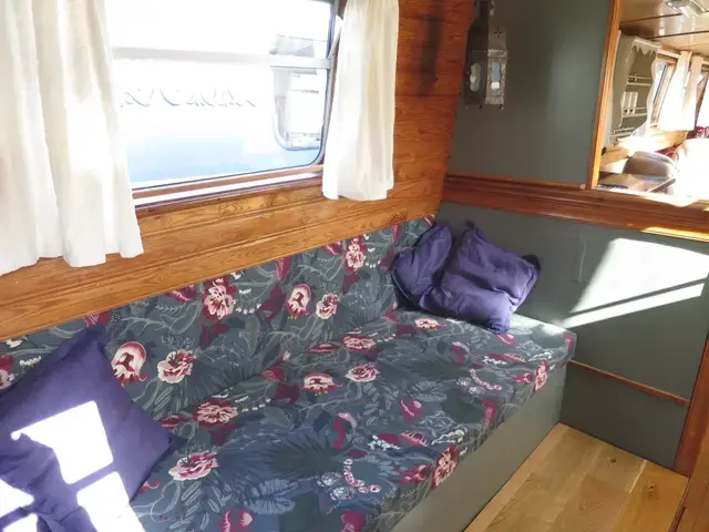 Colecraft Narrowboat