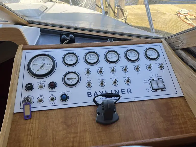 1986 Bayliner 2450