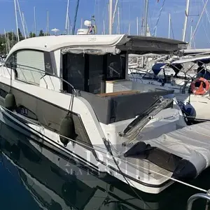 2019 Sealine C 390