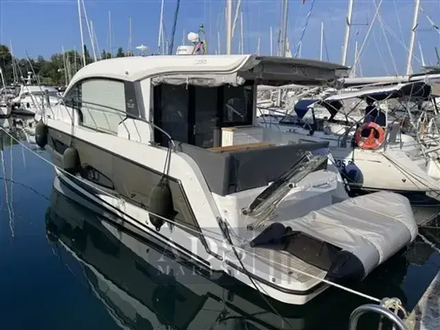 Sealine C390