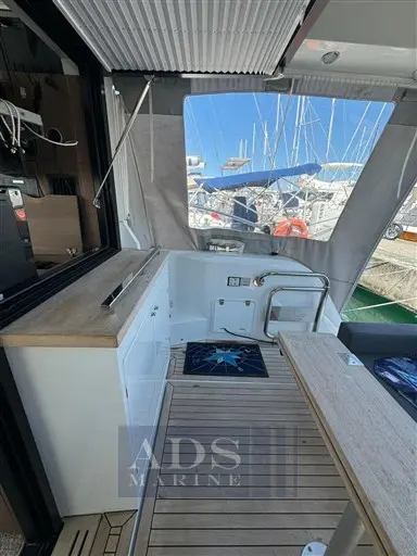 2019 Sealine c 390