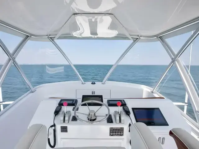 Viking Yachts 61