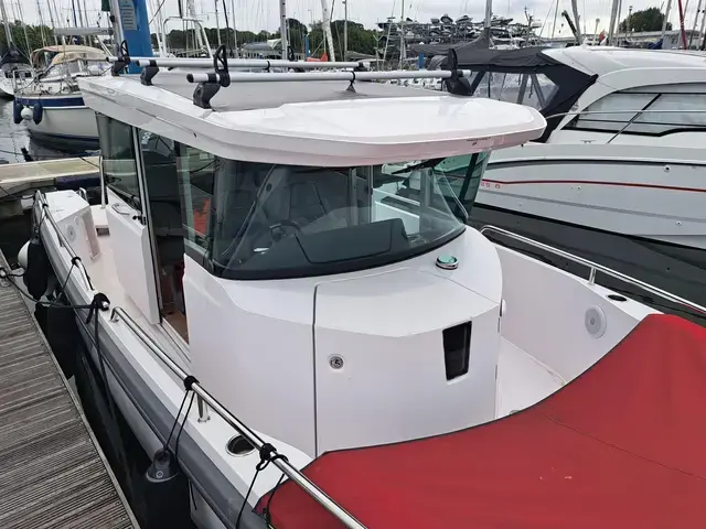 Axopar 28 Cabin