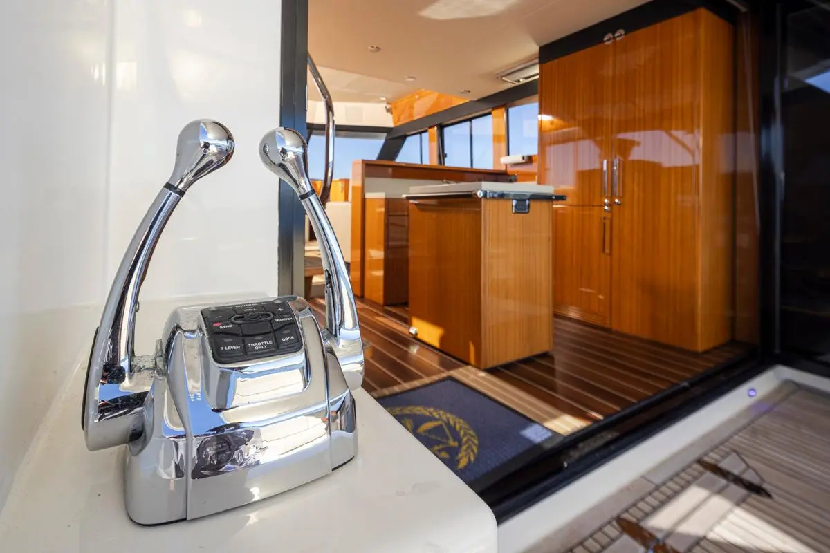 2015 Maritimo m50