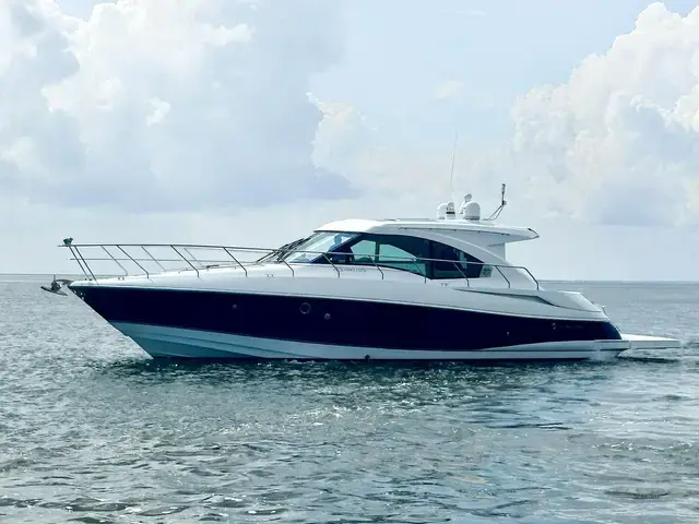 Cruisers Yachts 45'