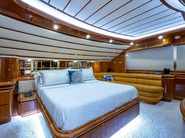 Ferretti Yachts 94'