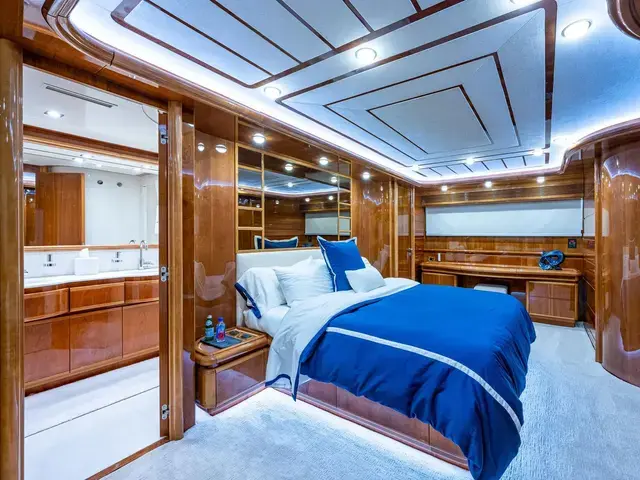 Ferretti Yachts 94'