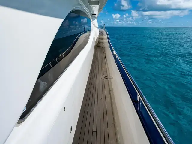 Ferretti Yachts 94'