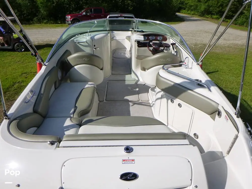 2006 Sea Ray 240 sundeck