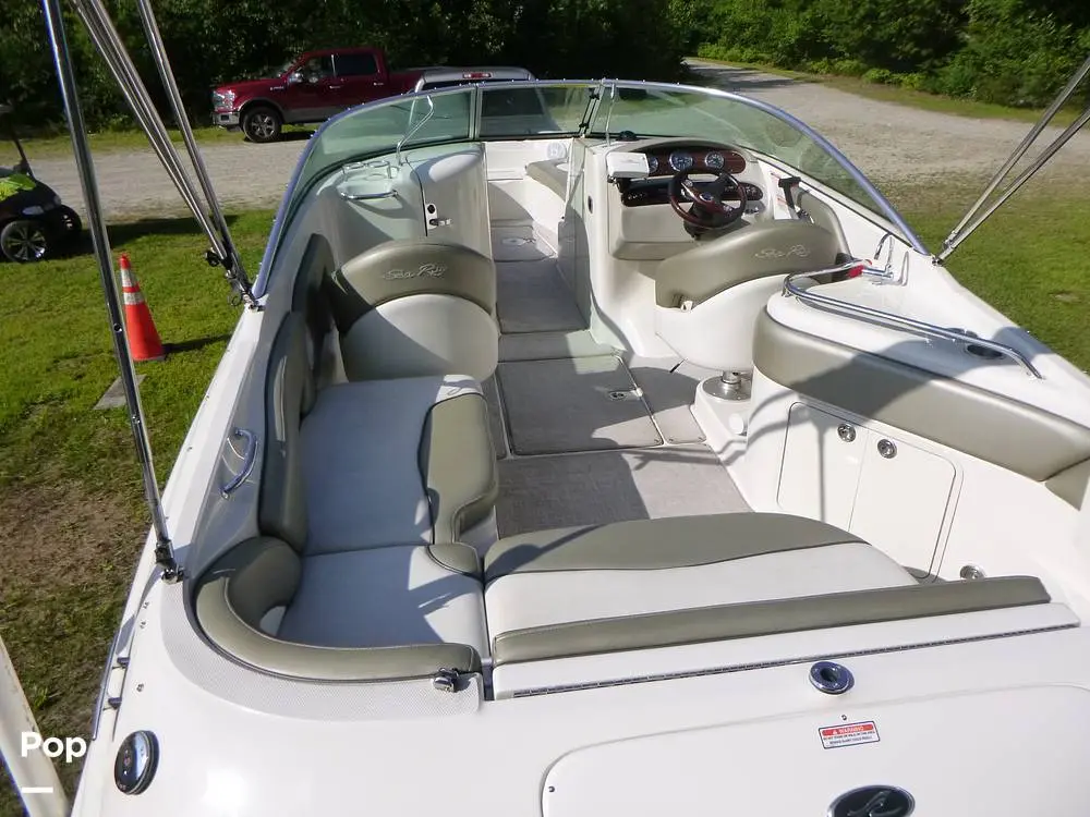 2006 Sea Ray 240 sundeck