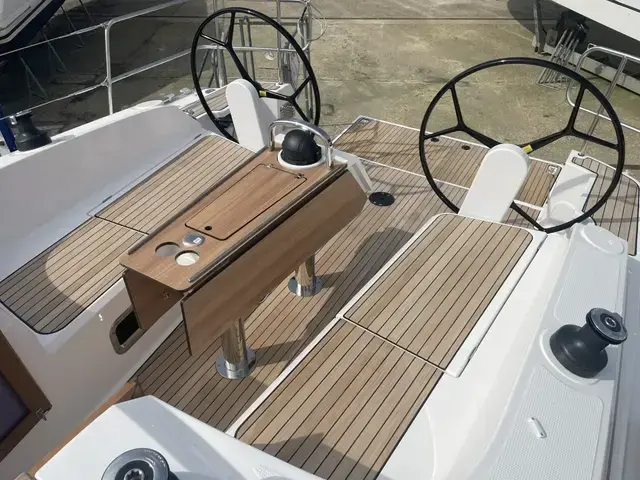 Bavaria Cruiser 37