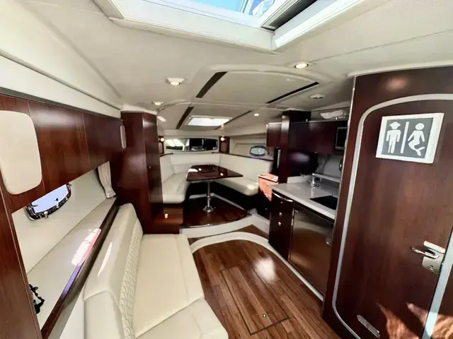 Chaparral 330 Signature