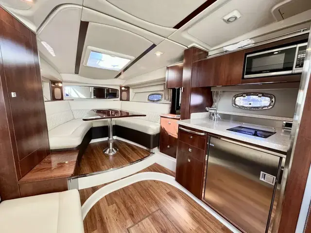 Chaparral 330 Signature