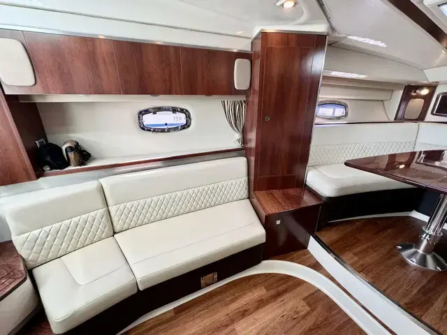 Chaparral 330 Signature