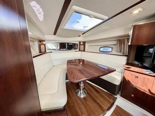 Chaparral 330 Signature