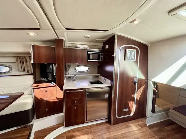 Chaparral 330 Signature