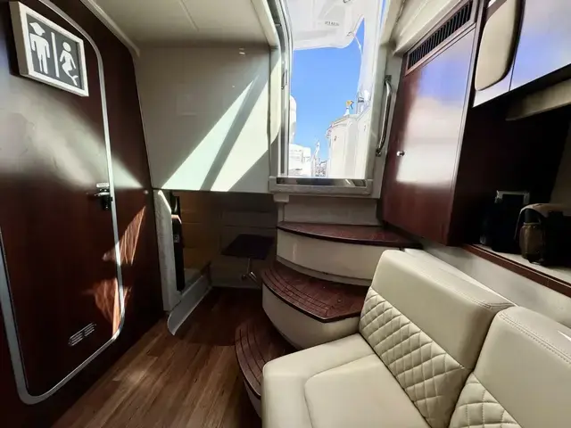 Chaparral 330 Signature