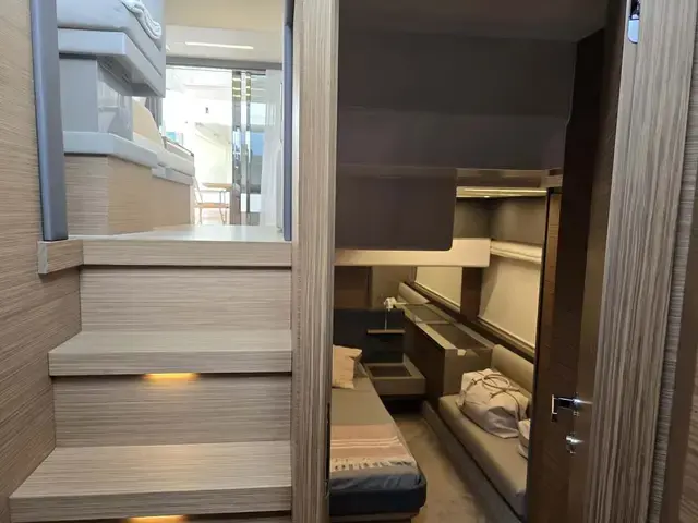 Ferretti Yachts 450