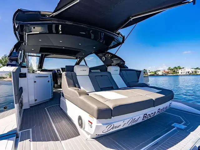 Cruisers Yachts 42'