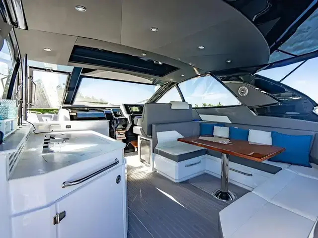 Cruisers Yachts 42'