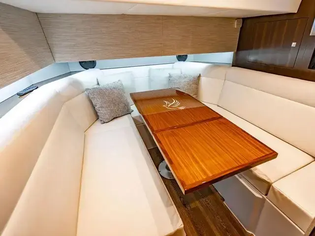 Cruisers Yachts 42'