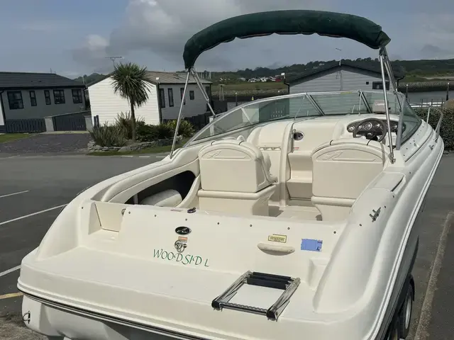 Sea Ray 215 Weekender