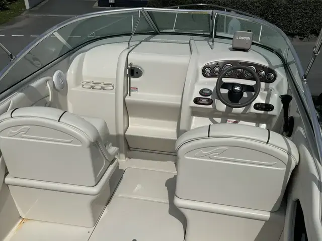 Sea Ray 215 Weekender