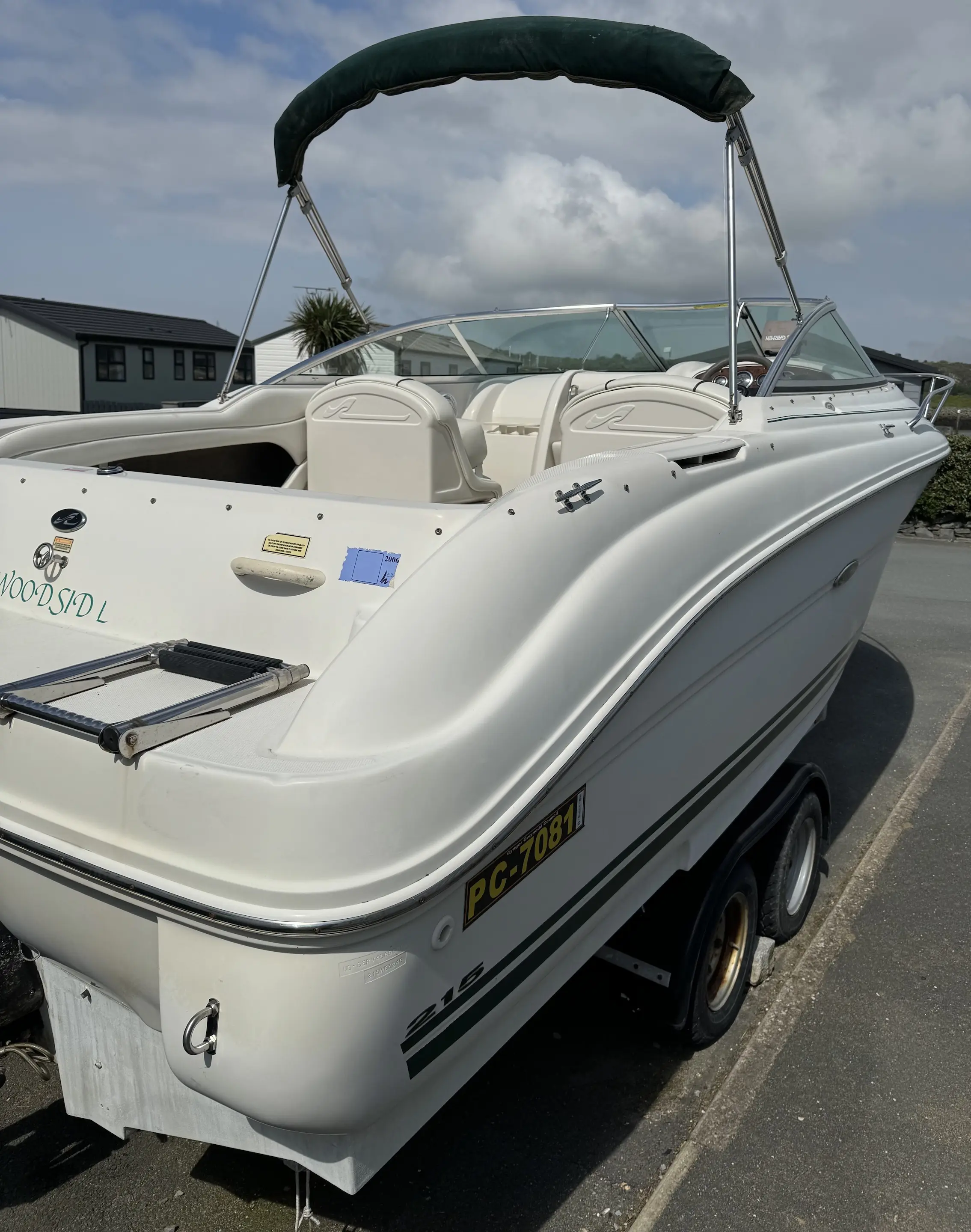 2004 Sea Ray 215 weekender