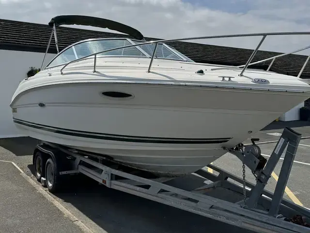 Sea Ray 215 Weekender