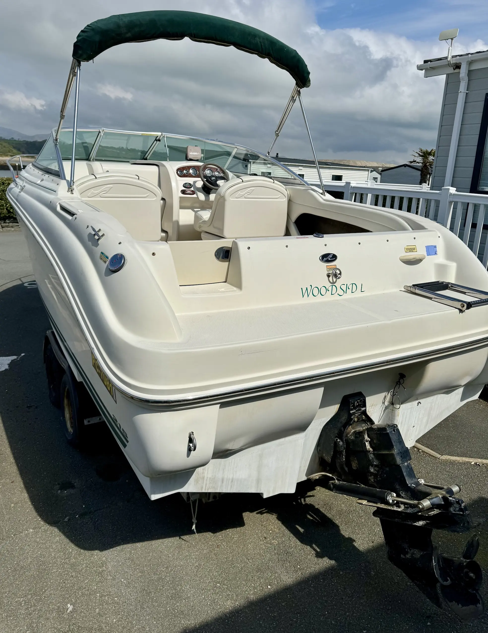 2004 Sea Ray 215 weekender