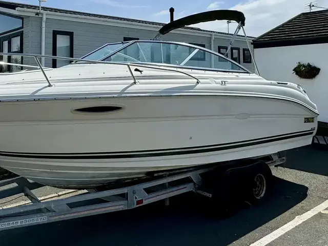 Sea Ray 215 Weekender