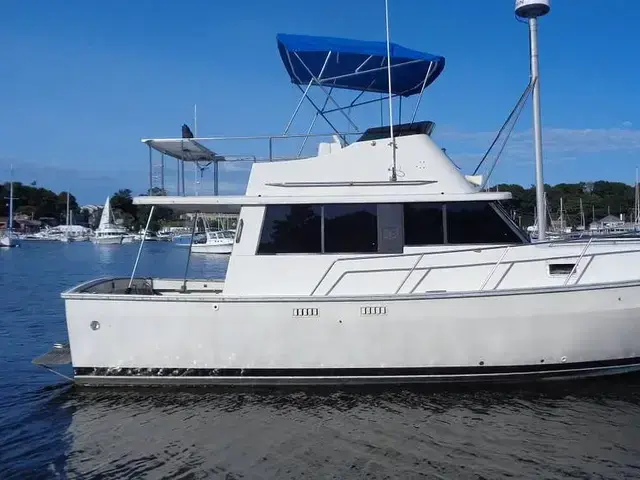 Mainship 34 Cruiser