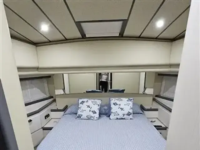 Ferretti Yachts FERRETTI 70