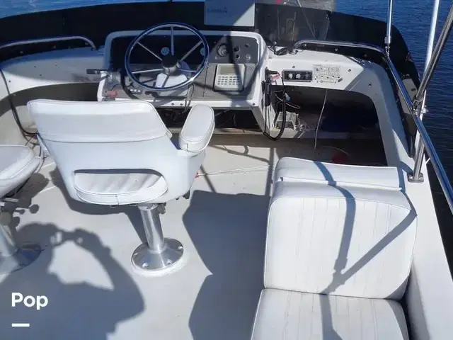 Mainship 34 Cruiser