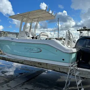 2021 Robalo 202 Explorer