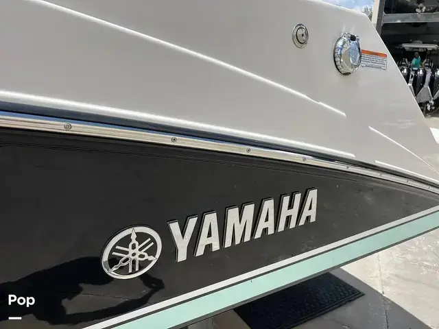 Yamaha 210 FSH Deluxe