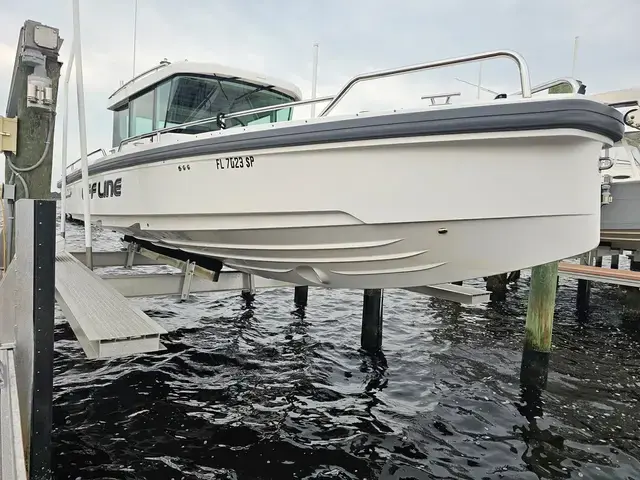 Axopar 28 Cabin