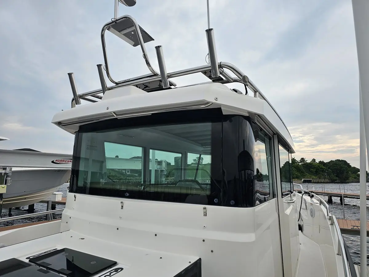 2020 Axopar 28 aft cabin