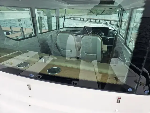 Axopar 28 Cabin