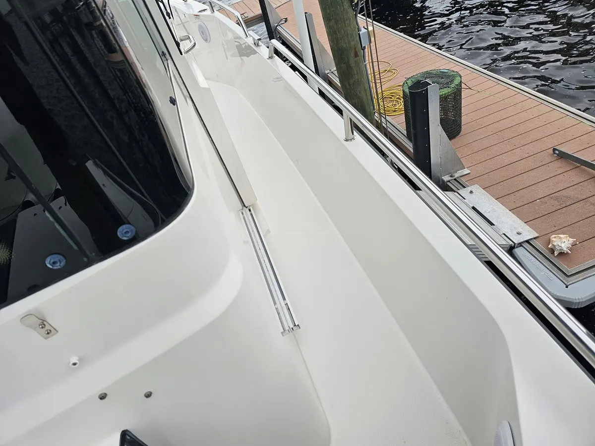 2020 Axopar 28 aft cabin