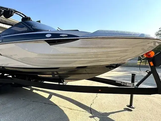 Centurion Boats Fi25