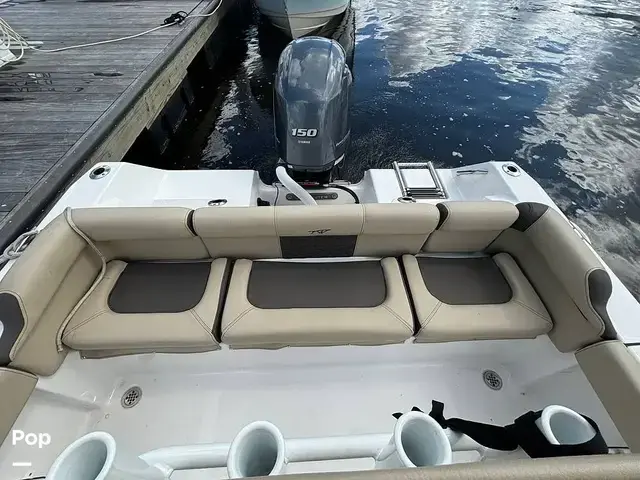 Tidewater Boats 210 LXF