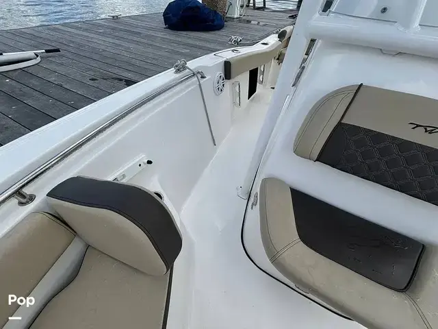 Tidewater Boats 210 LXF