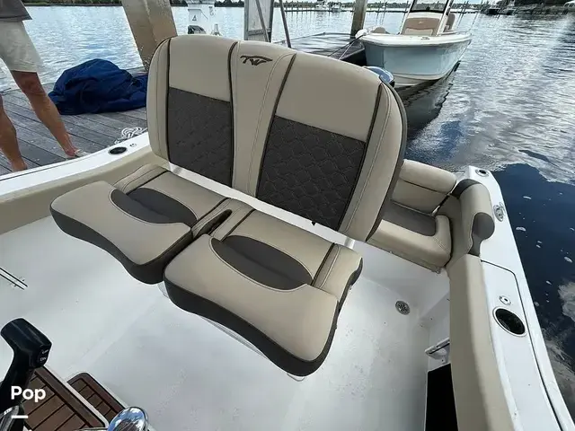 Tidewater Boats 210 LXF