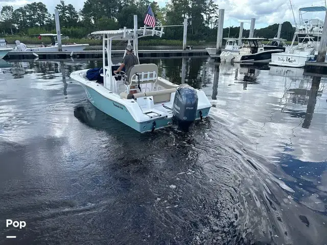 Tidewater Boats 210 LXF