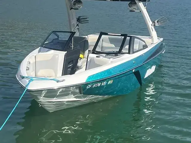 Malibu Wakesetter 22 LSV